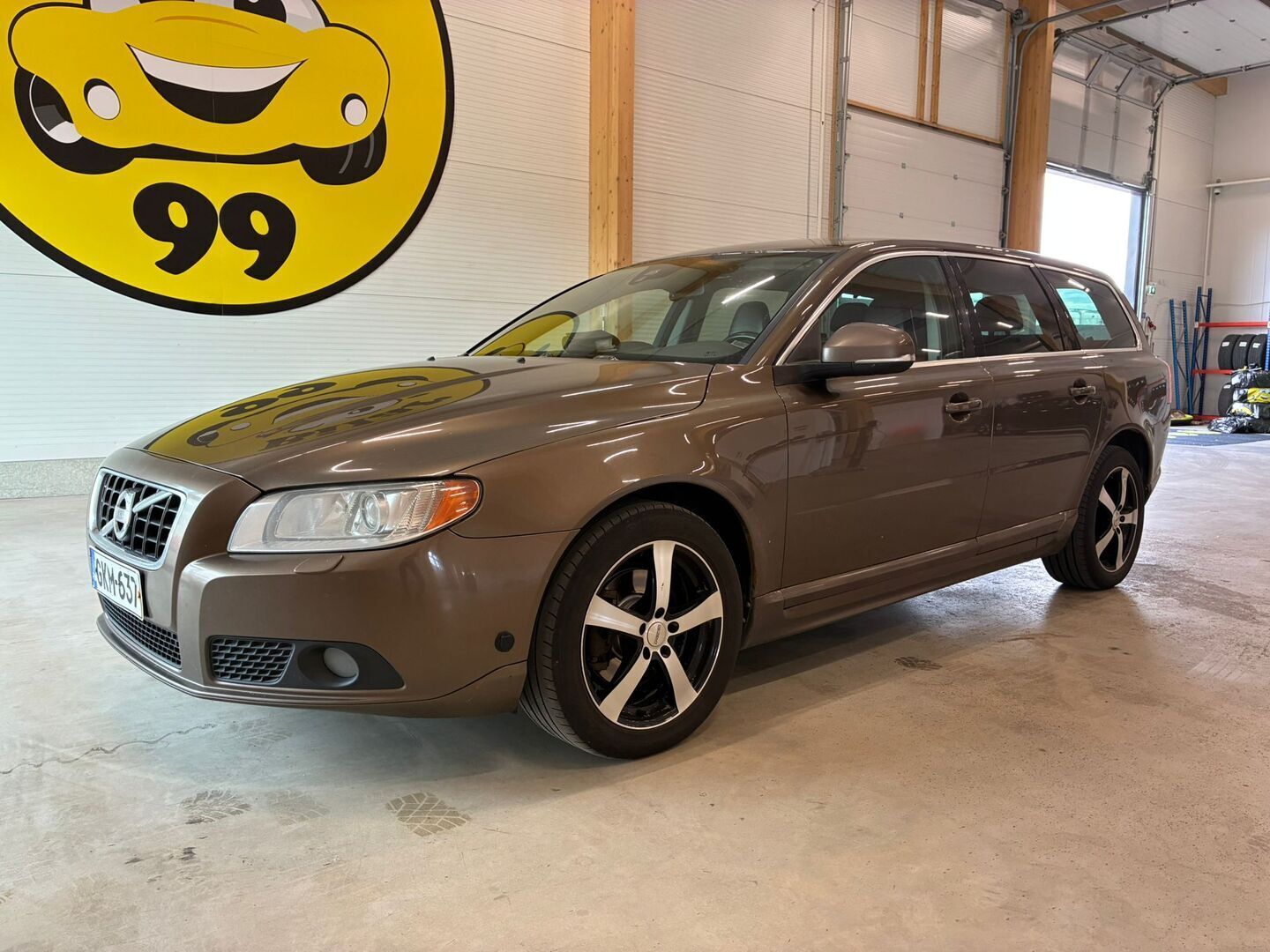Volvo V70 2012 D4 Summum Taksi aut - YritysOutlet - Myydään vain yrityksille - Webasto | Muistinahka | High Performance Audio | P-Tutka | Kahdet renkaat vanteilla | Sisäänajettu