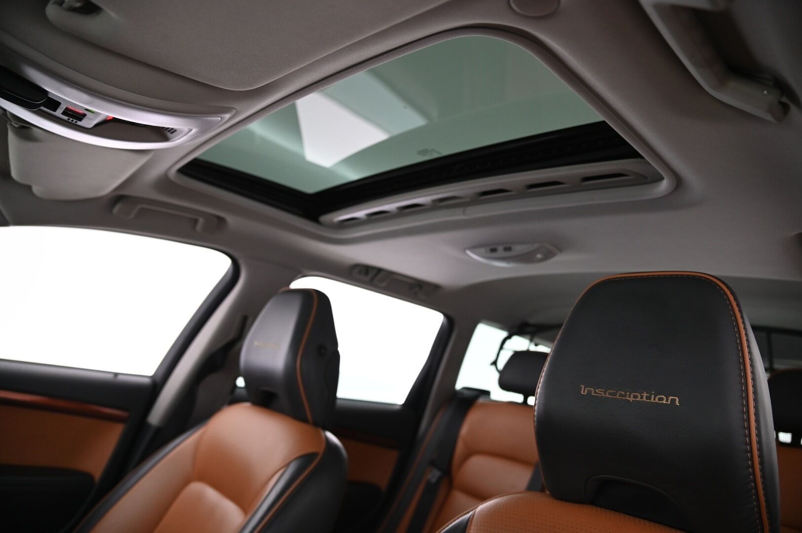 Volvo XC70 2013 D5 AWD Summum aut *ACC / Webasto / Ilmastoidut erikoisnahat /  Kattoluukku / Koukku / VOC / Blis* - Muistipenkki / Navi / BT / Sähkökontti / Penkinlämmitys edessä & takana / Takanäytöt / Premium Sound / 2x alut & renkaat / Hihna tehty 2024 - HULLUT AVAJAISHULINAT KORKOTARJOUS 3,29 %