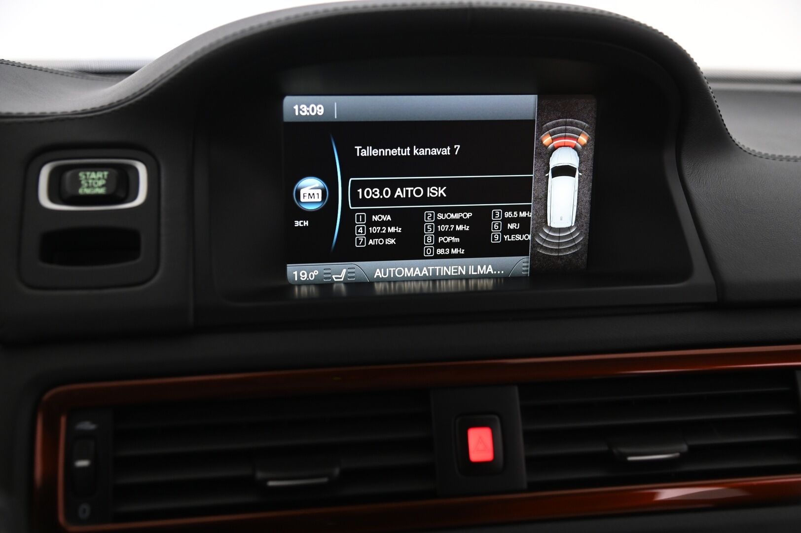 Volvo XC70 2013 D5 AWD Summum aut *ACC / Webasto / Ilmastoidut erikoisnahat /  Kattoluukku / Koukku / VOC / Blis* - Muistipenkki / Navi / BT / Sähkökontti / Penkinlämmitys edessä & takana / Takanäytöt / Premium Sound / 2x alut & renkaat / Hihna tehty 2024 - HULLUT AVAJAISHULINAT KORKOTARJOUS 3,29 %