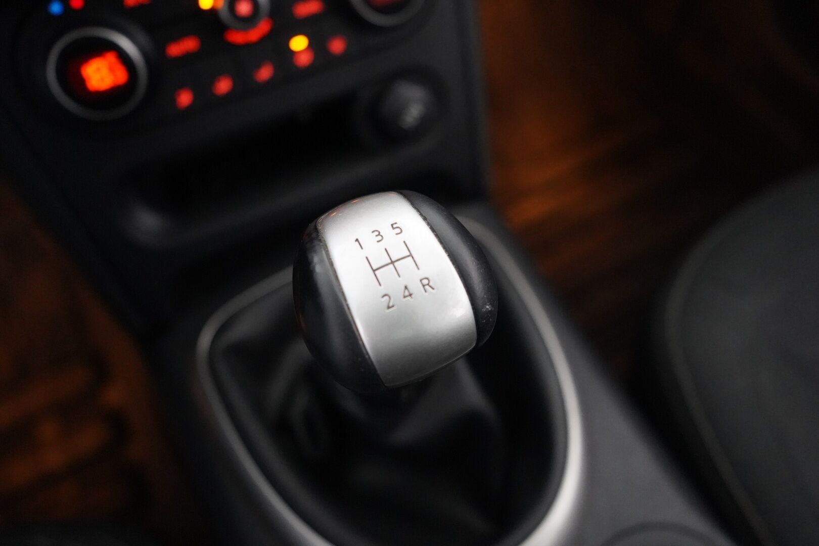 Nissan Qashqai+2 2012 1,6L Stop / Start System Acenta 2WD 5M/T *YritysOutlet - Myydään vain yrityksille* - Suomi-auto / Katsastus 11.26 / Kahdet renkaat / 7-Paikkainen