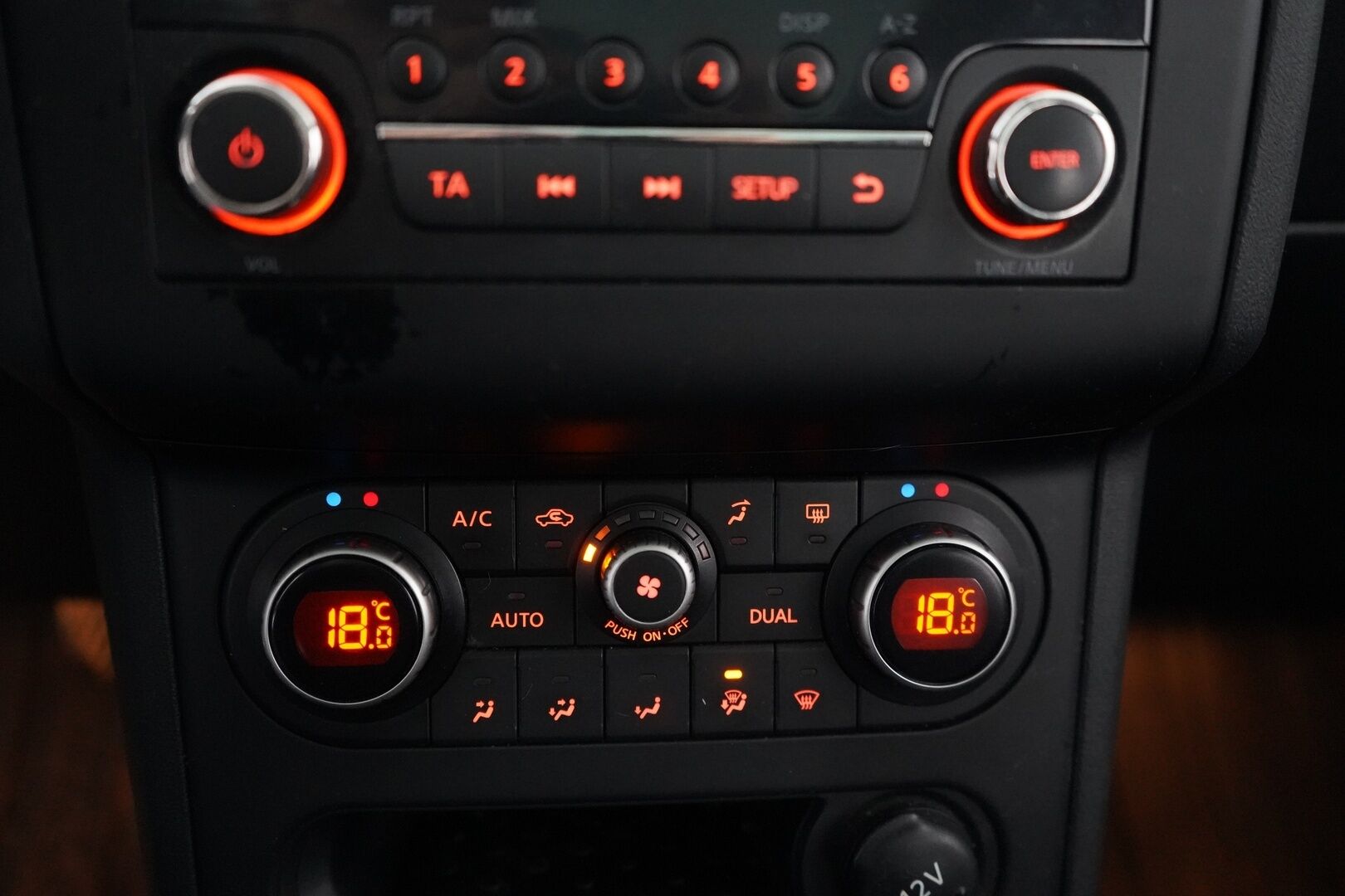 Nissan Qashqai+2 2012 1,6L Stop / Start System Acenta 2WD 5M/T *YritysOutlet - Myydään vain yrityksille* - Suomi-auto / Katsastus 11.26 / Kahdet renkaat / 7-Paikkainen