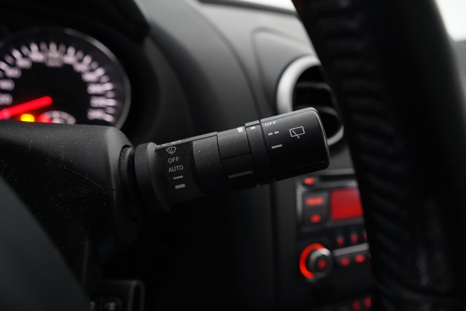 Nissan Qashqai+2 2012 1,6L Stop / Start System Acenta 2WD 5M/T *YritysOutlet - Myydään vain yrityksille* - Suomi-auto / Katsastus 11.26 / Kahdet renkaat / 7-Paikkainen