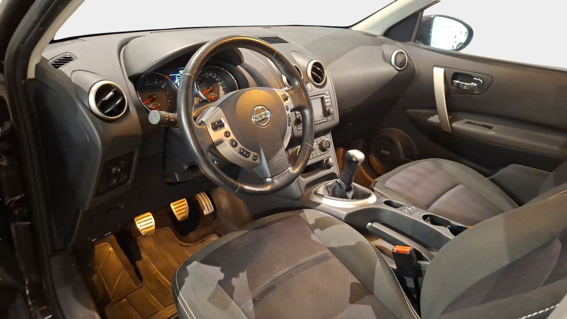 Nissan Qashqai+2 2012 1,6L Tekna 2WD 5M/T 17" MY11 *Vakkari / Bose / Koukku / Lasikatto / Navi / P.kamera* - Tilava ja luotettava perheauto! / Kahdet huippurenkaat / Juuri leimattu! 