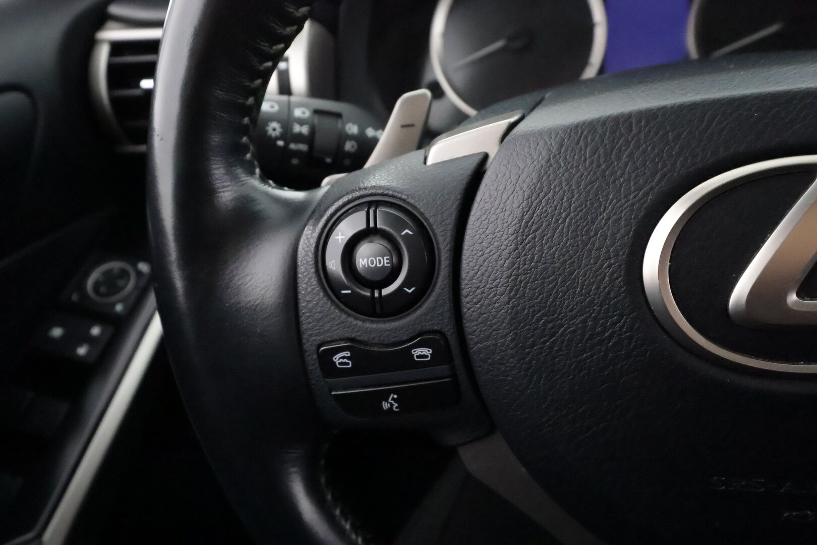 Lexus IS 2014 300h Executive - Suomiauto | Adapt.Vakkari | Merkkihuollot | Peruutuskamera | Navi | KeylessGo | Lohko&Sisäpistoke | Näyttävä | Juuri tullut Tampereelle!