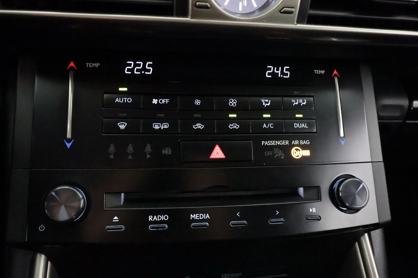 Lexus IS 2014 300h Executive - Suomiauto | Adapt.Vakkari | Merkkihuollot | Peruutuskamera | Navi | KeylessGo | Lohko&Sisäpistoke | Näyttävä | Juuri tullut Tampereelle!