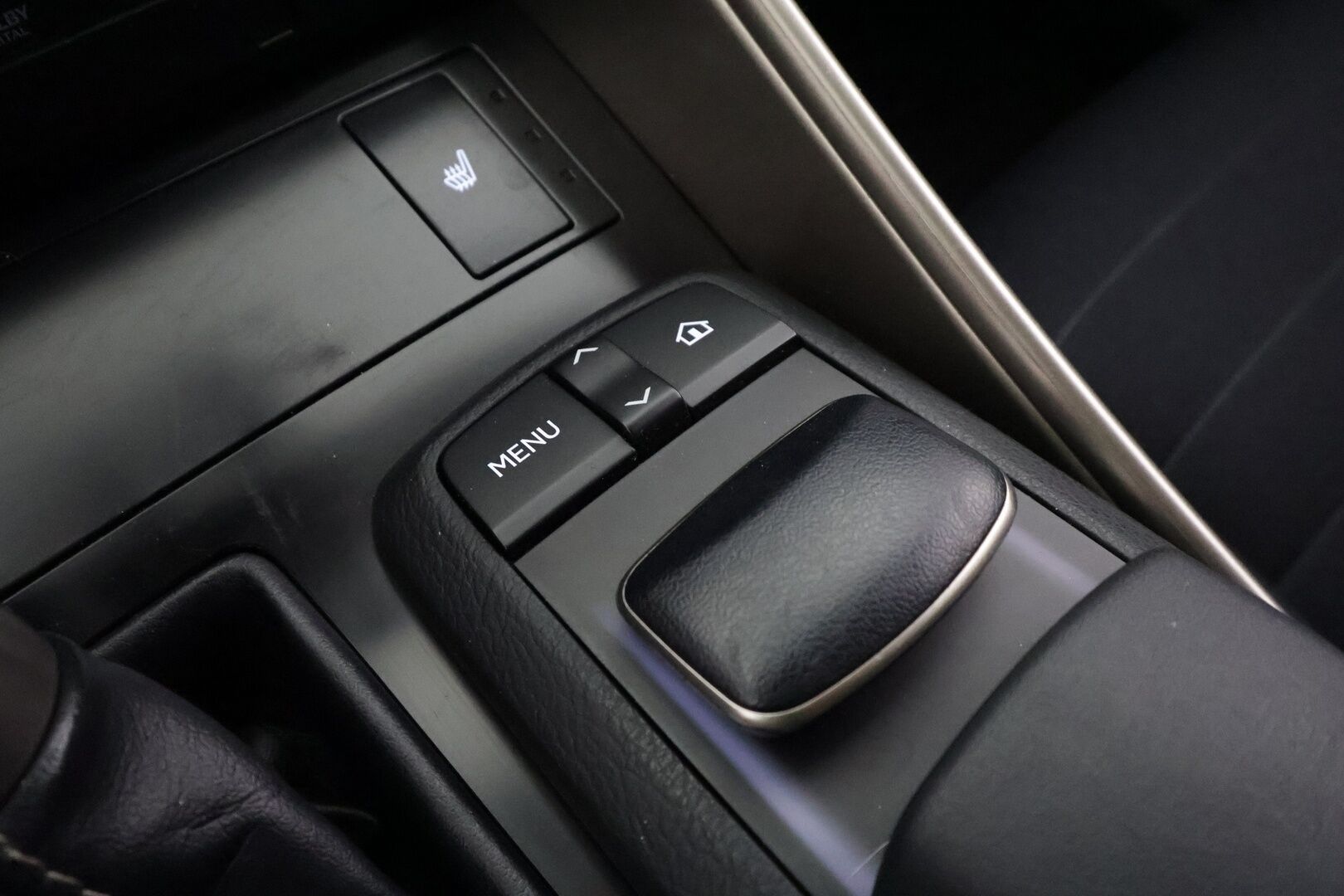 Lexus IS 2014 300h Executive - Suomiauto | Adapt.Vakkari | Merkkihuollot | Peruutuskamera | Navi | KeylessGo | Lohko&Sisäpistoke | Näyttävä | Juuri tullut Tampereelle!