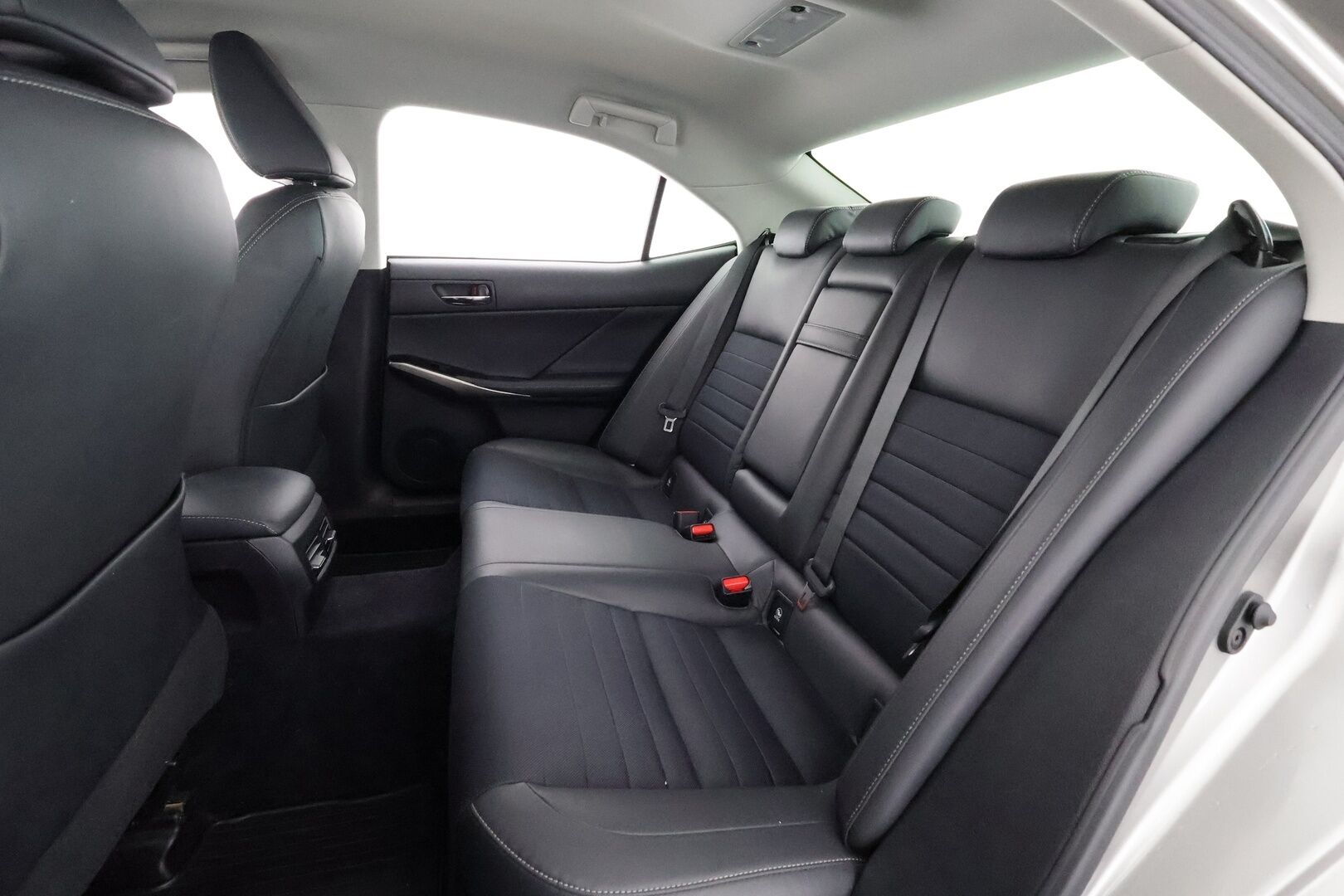 Lexus IS 2014 300h Executive - Suomiauto | Adapt.Vakkari | Merkkihuollot | Peruutuskamera | Navi | KeylessGo | Lohko&Sisäpistoke | Näyttävä | Juuri tullut Tampereelle!