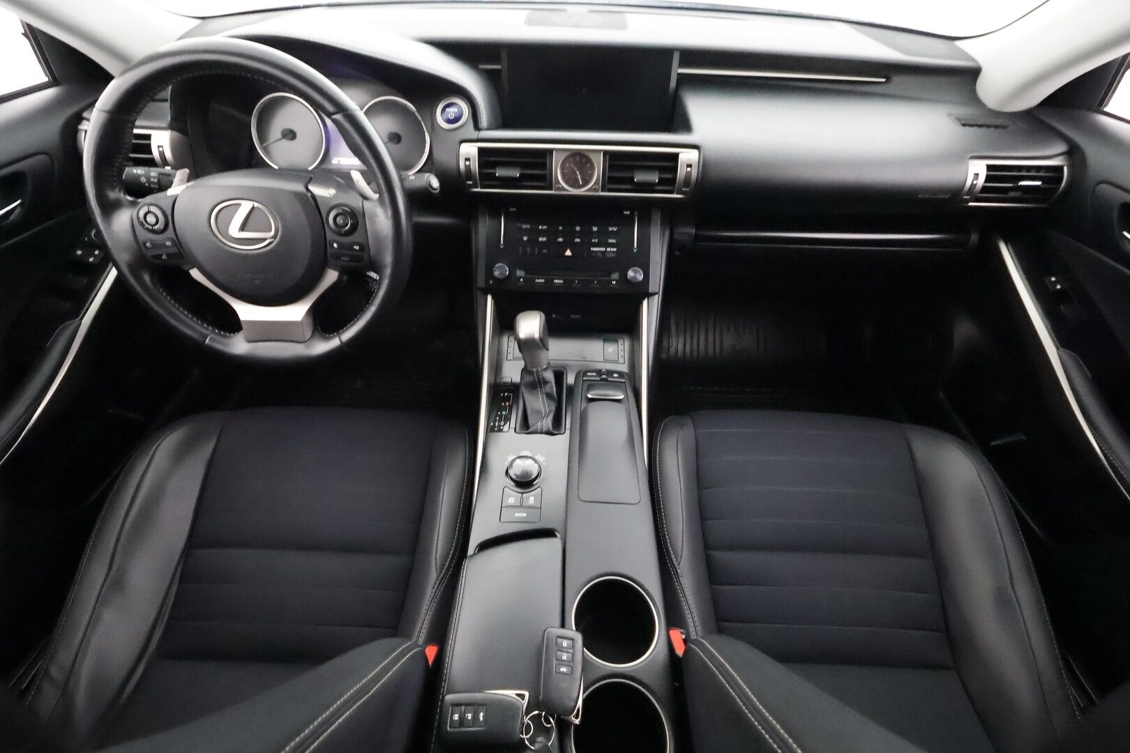 Lexus IS 2014 300h Executive - Suomiauto | Adapt.Vakkari | Merkkihuollot | Peruutuskamera | Navi | KeylessGo | Lohko&Sisäpistoke | Näyttävä | Juuri tullut Tampereelle!