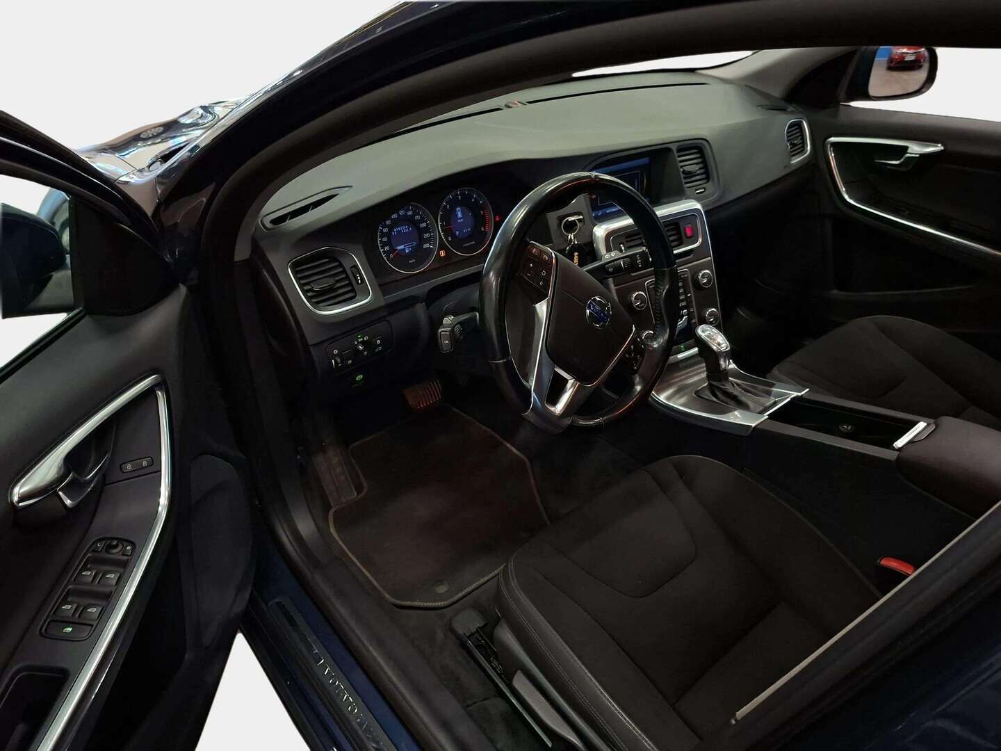 Volvo V60 2013 D4 Momentum Edition Business aut - Suomi-auto | Vakkari | 2x Renkaat alu. vantein | Huoltokirja | Isofix-valmius | 