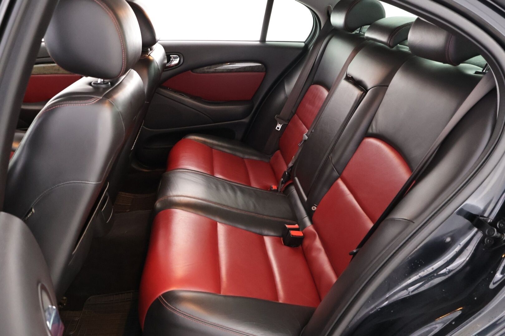 Jaguar S-Type 2002 R 4.2 V8 Supercharged - YritysOutlet - Myydään vain yrityksille - – Tämä auto myydään YritysOutlet -valikoimasta vain yritykselle