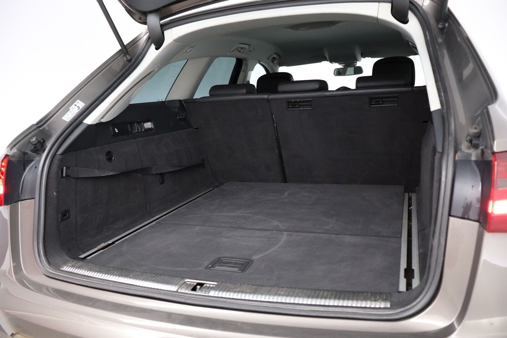 Audi A6 2013 Avant 3,0 V6 TDI Biturbo 230 kW quattro Edition tiptronic - YritysOutlet - Myydään vain yrityksille - – Tämä auto myydään YritysOutlet -valikoimasta vain yritykselle