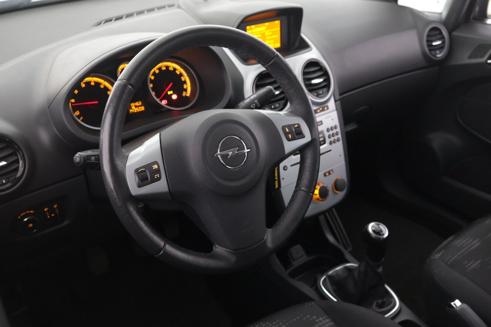 Opel Corsa 2013 5-ov Enjoy 1,2 ecoFLEX - Huutokaupat.com | Lohko + sisä / Vakkari / Ratinlämmitin 