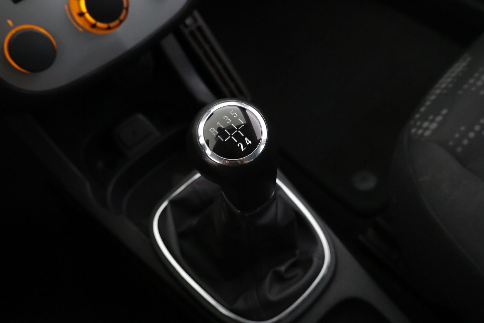 Opel Corsa 2013 5-ov Enjoy 1,2 ecoFLEX - Huutokaupat.com | Lohko + sisä / Vakkari / Ratinlämmitin 