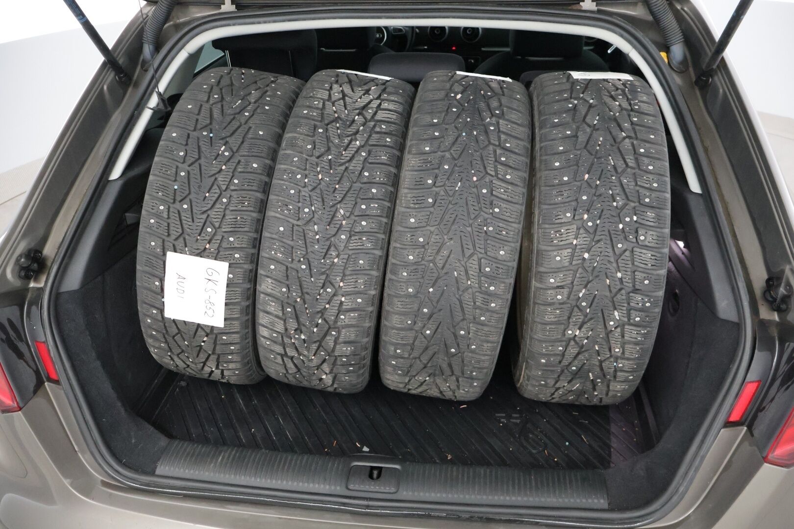 Audi A3 2013 Sportback Business Sport 1,4 TFSI * Lohko + sisä / Urheiluistuimet / Parkkitutkat eteen ja taakse * - YritysOutlet - Myydään vain yrityksille / UUSKORINEN / Suomi-auto / Huollot hyvin tehty *