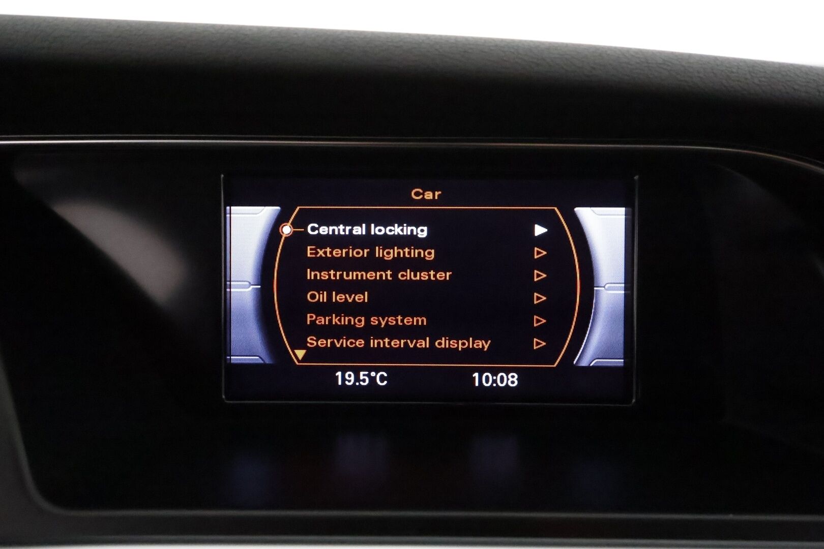 Audi A4 2013 Avant Business Alpine Pro 2,0 TFSI 155 kW quattro S tronic * Vetokoukku / Lohkolämmitin / Xenon / Sporttipenkit / - Suomi-auto / Kahdet renkaat / Juuri saapunut Tampereelle! - HULLU BLACKWEEK KORKOTARJOUS 2,49%