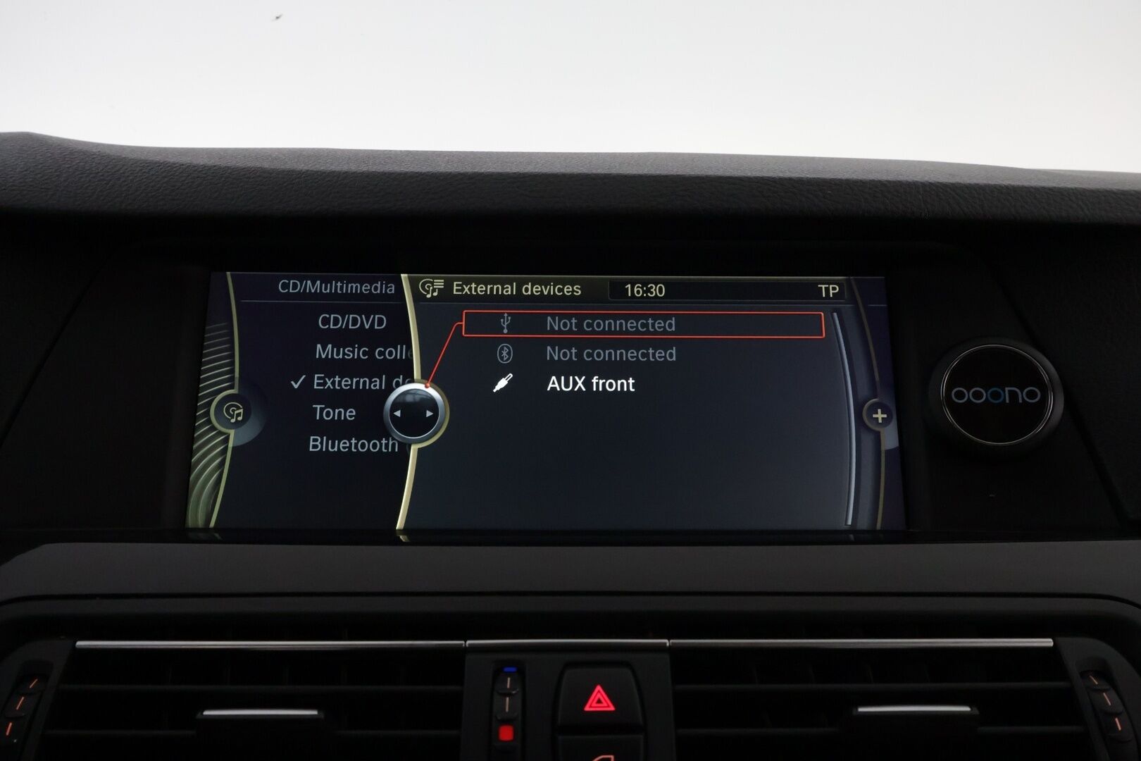 BMW 520 2012 TwinPower Turbo A F10 Sedan Business Automatic Edition* Vaaleat nahat / Professional navi / Lohko&sisäp. / Vakkari  * - Tutkat / M-sport ohjauspyörä / Juuri saapunut! - HULLUT VÄLIPÄIVÄT KORKOTARJOUS 2,49%