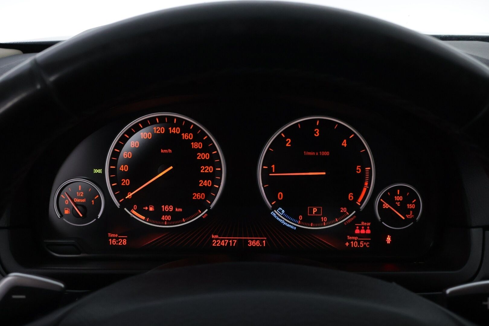 BMW 520 2012 TwinPower Turbo A F10 Sedan Business Automatic Edition* Vaaleat nahat / Professional navi / Lohko&sisäp. / Vakkari  * - Tutkat / M-sport ohjauspyörä / Juuri saapunut! - HULLUT VÄLIPÄIVÄT KORKOTARJOUS 2,49%