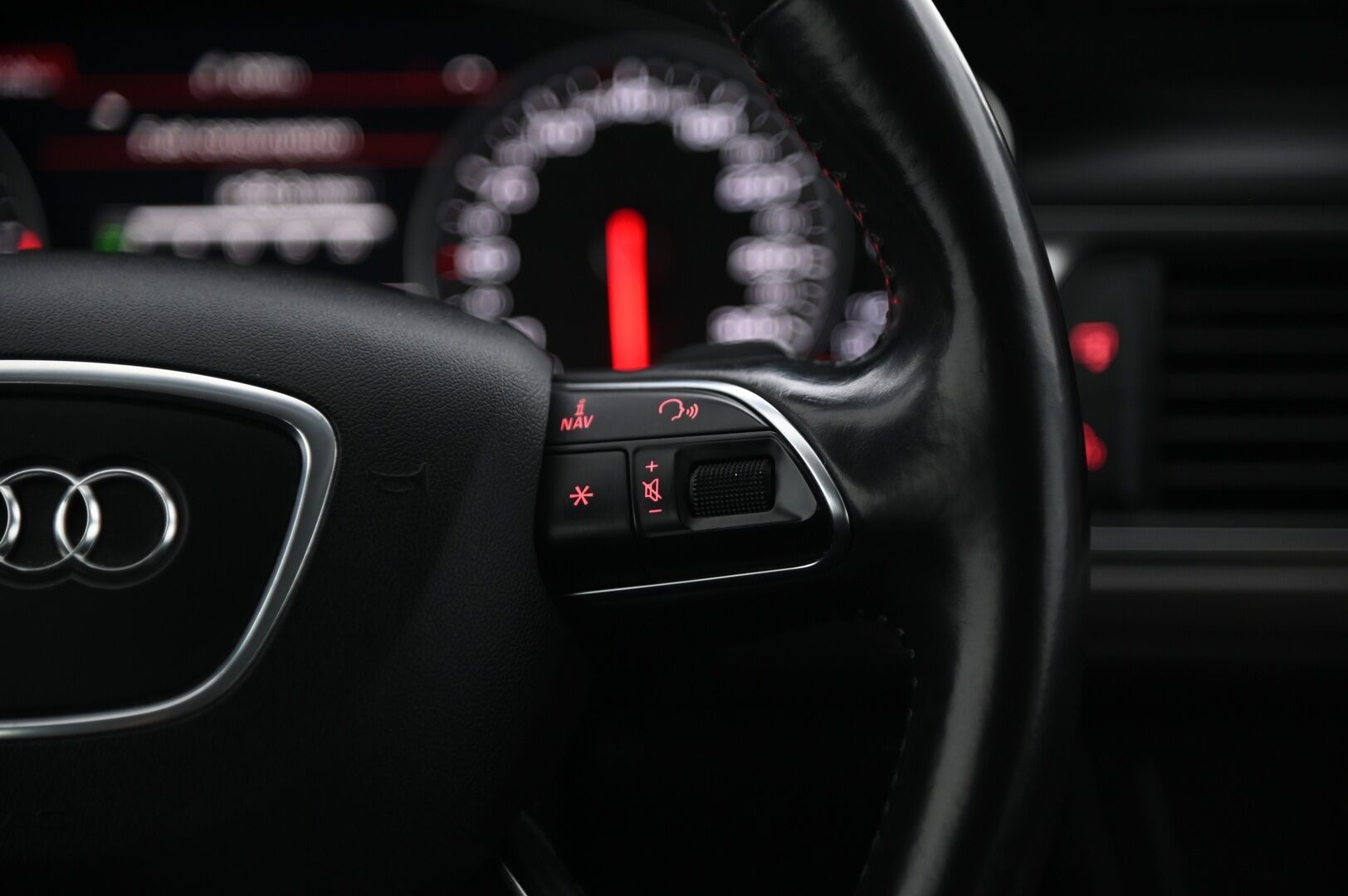 Audi A6 allroad quattro 2013 Business 3,0 V6 TDI Biturbo 230 kW tiptronic *Webasto / Vetokoukku / Sporttipenkit / Nahka-alcantara* - *BITURBO / Ilma-alusta / Suomi-auto*