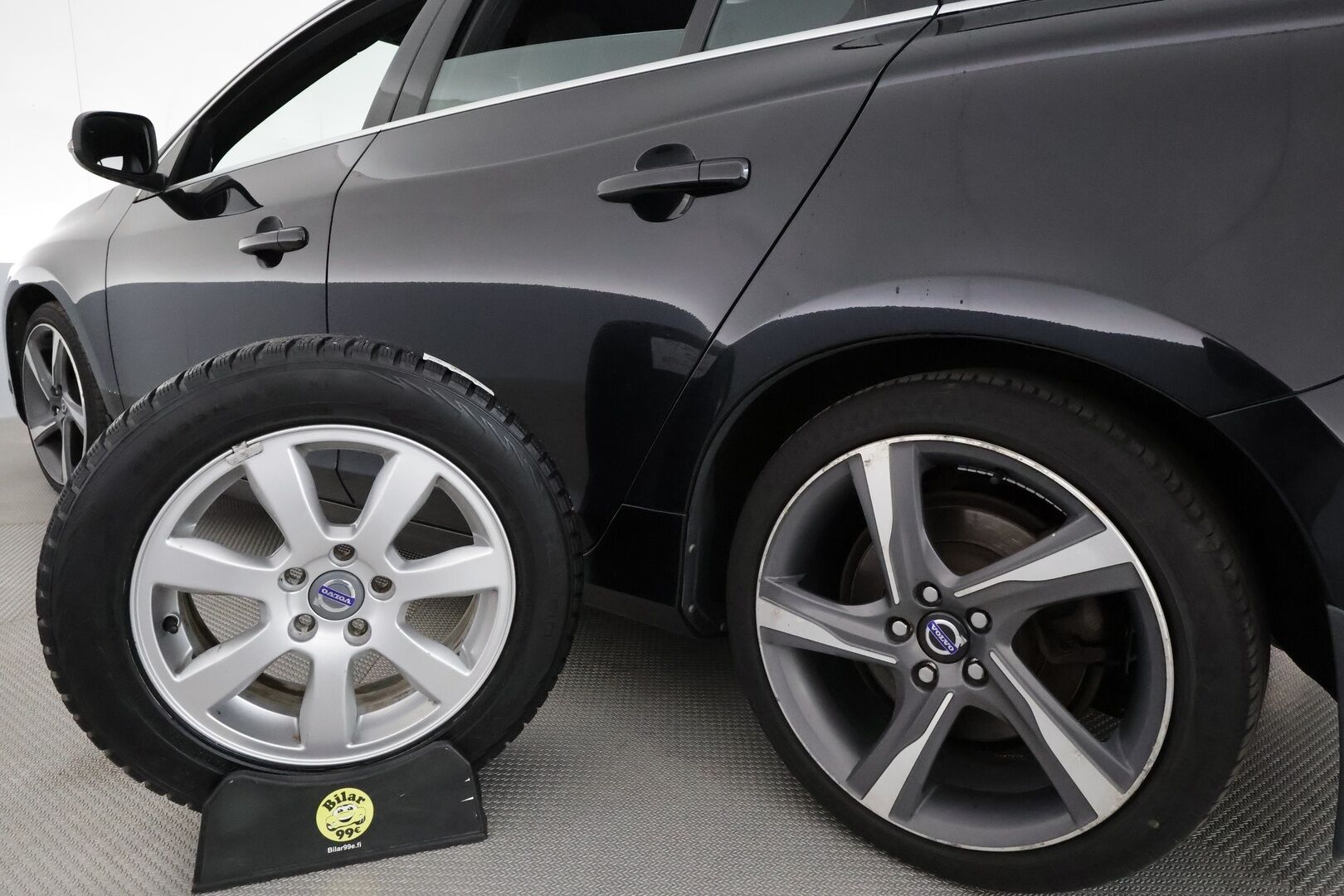 Volvo V60 2014 T5 R-Design aut *ACC / Aktiiv.Bi-Xenon / Koukku / Navi / BLIS / Tutka / Sporttinahat / Lohko* - KATSO HINTA! / Juuri katsastettu! / Suomi-auto / Kahdet OEM vanteet