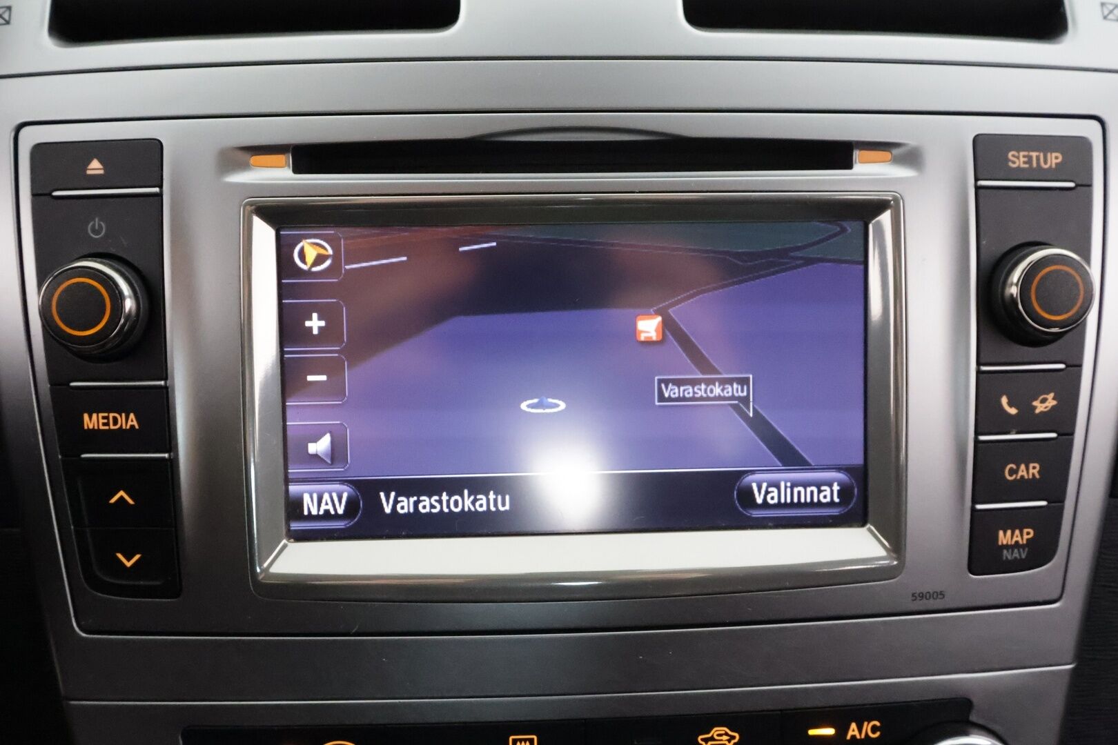 Toyota Avensis 2014 1,8 Valvematic Active 4ov Multidrive S * Vakkari / P.kamera / Xenon / Lohko / Puolinahat / Navi * - Suomi-auto / Kahdet renkaat aluvanteilla