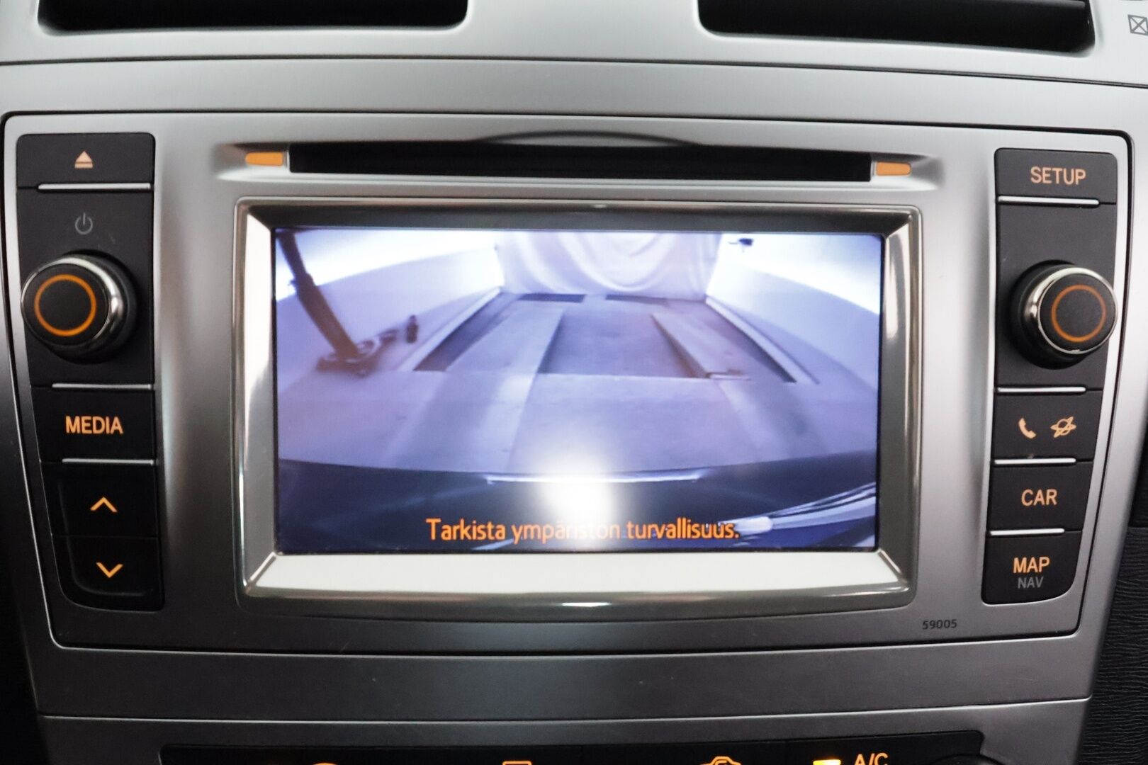 Toyota Avensis 2014 1,8 Valvematic Active 4ov Multidrive S * Vakkari / P.kamera / Xenon / Lohko / Puolinahat / Navi * - Suomi-auto / Kahdet renkaat aluvanteilla