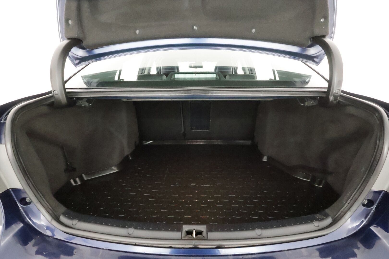 Toyota Avensis 2014 1,8 Valvematic Active 4ov Multidrive S * Vakkari / P.kamera / Xenon / Lohko / Puolinahat / Navi * - Suomi-auto / Kahdet renkaat aluvanteilla