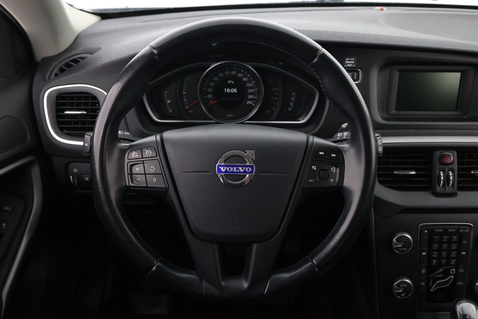 Volvo V40 2014 D2 Business aut * Suomiauto / Webasto / Merkkihuollettu / Xenon / Vakkari / Ei AdBlue - 2x Hyvät renkaat / Upeasti huollettu / Juuri tullut Tampereelle!