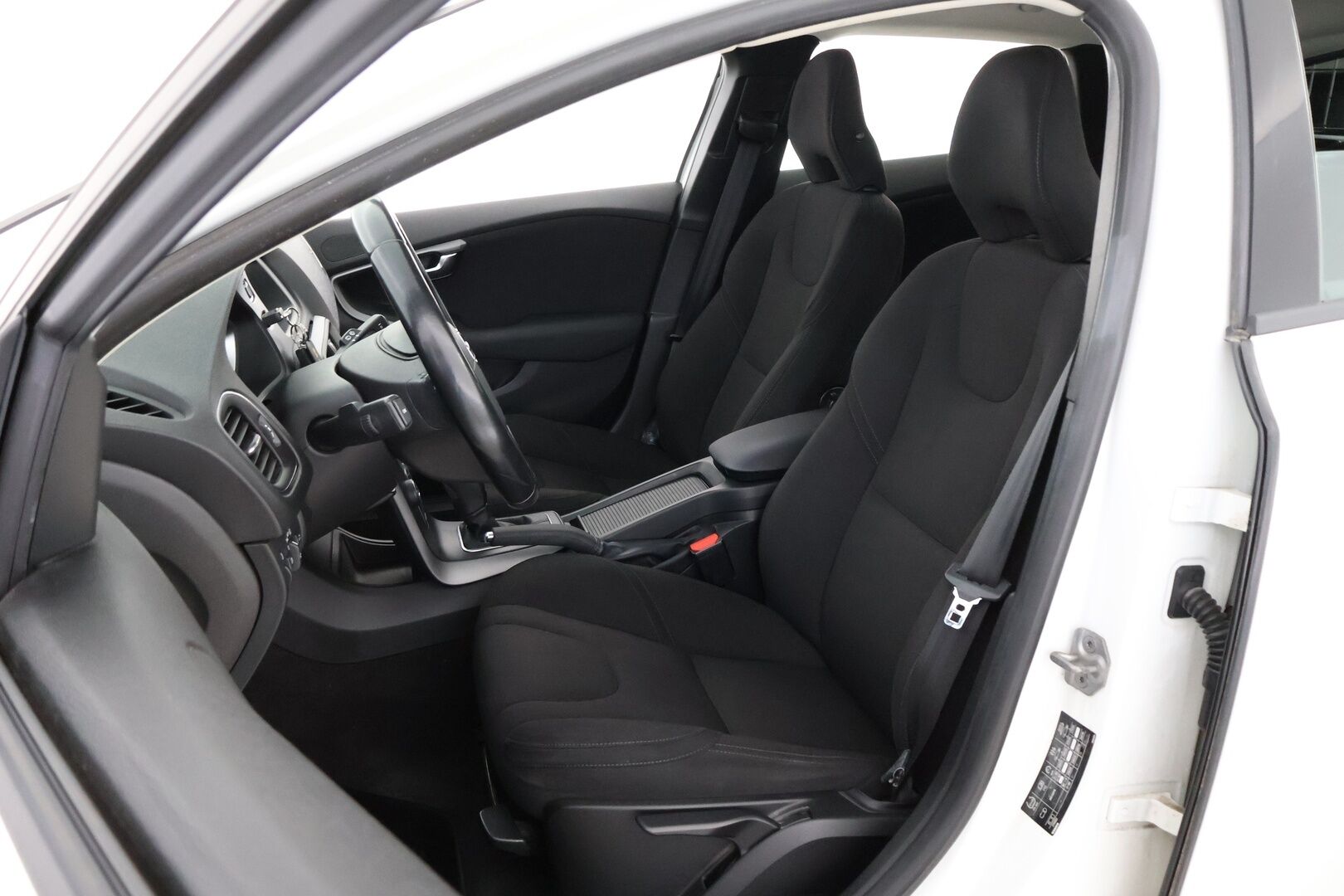 Volvo V40 2014 D2 Business aut * Suomiauto / Webasto / Merkkihuollettu / Xenon / Vakkari / Ei AdBlue - 2x Hyvät renkaat / Upeasti huollettu / Juuri tullut Tampereelle! - Osta nyt, maksa vasta ensi vuonna