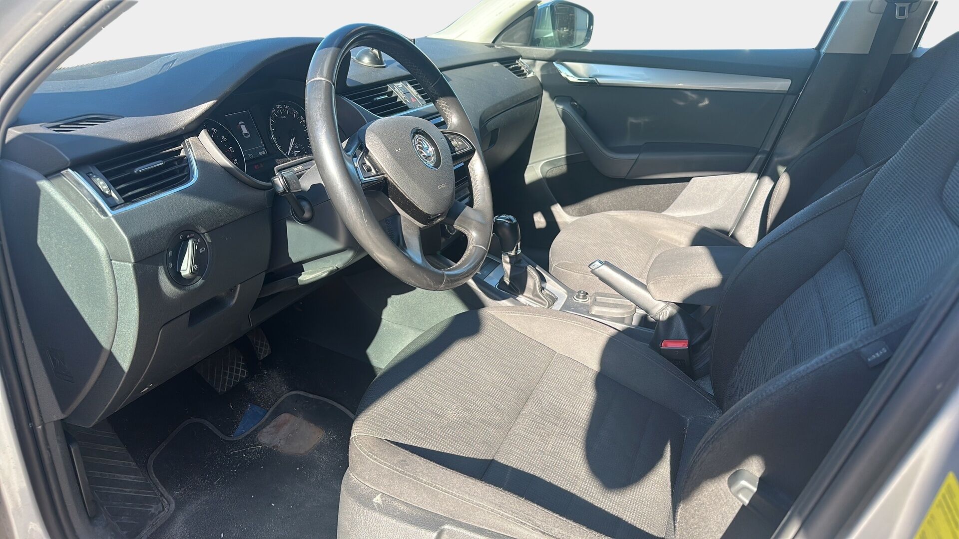 Skoda Octavia 2014 Combi 1,6 TDI Elegance DSG Autom. - YritysOutlet! - Myydään vain yrityksille | Webasto kaukosäädöllä | Sähkökontti | 2-om | Tutkat | Pitkä leima | Hyvin huollettu
