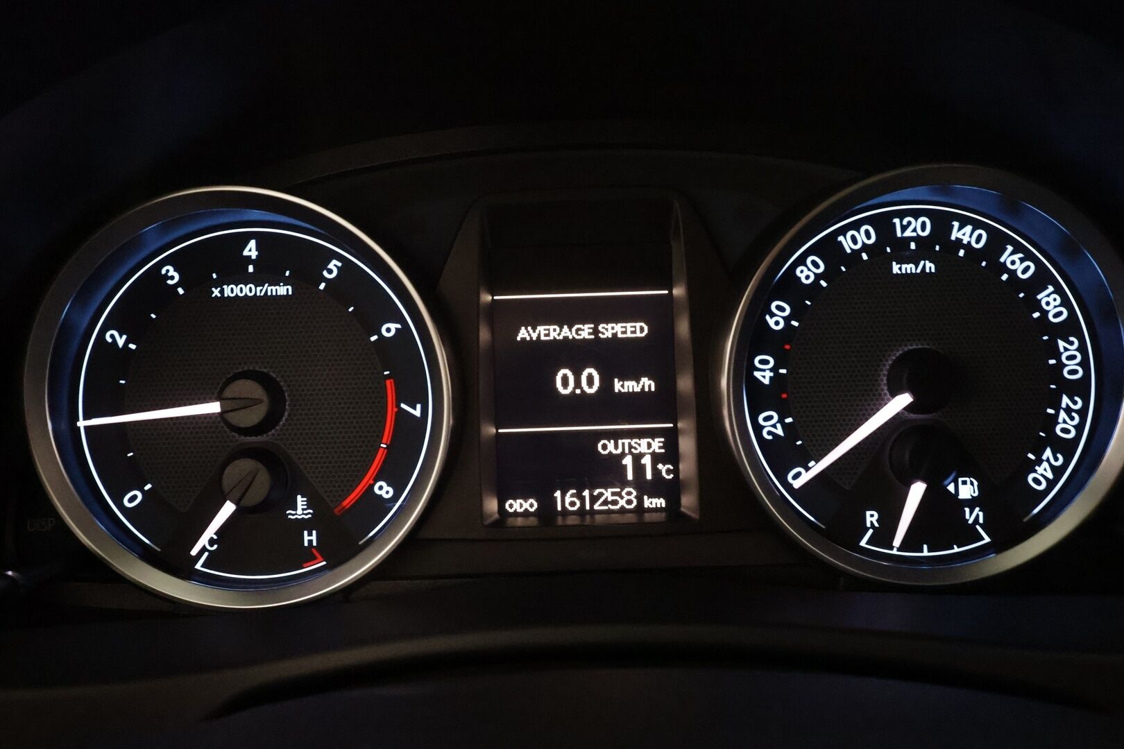 Toyota Auris 2014 Touring Sports 1,6 Valvematic Style * Vakkari / P.kamera / Navi / Lohkolämmitin / Koukku * - Suomi-auto / Kahdet renkaat aluvanteilla / Merkkihuollettu - HULLU BLACKWEEK KORKOTARJOUS 2,49%