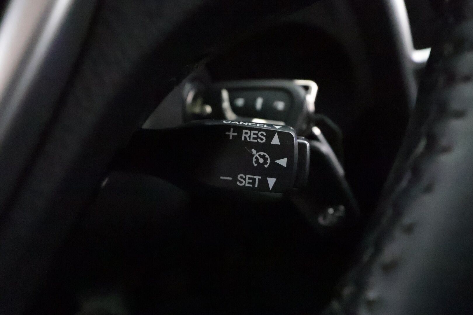 Toyota Auris 2014 Touring Sports 1,6 Valvematic Style * Vakkari / P.kamera / Navi / Lohkolämmitin / Koukku * - Suomi-auto / Kahdet renkaat aluvanteilla / Merkkihuollettu - HULLU BLACKWEEK KORKOTARJOUS 2,49%