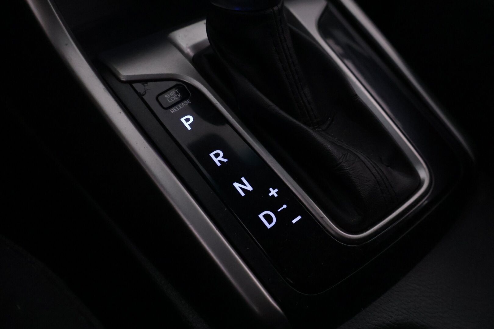 Hyundai i30 Wagon 2013 1,6 CRDi 94kW 6AT iNNOVATION *Vakkari / Lohko / Koukku / Ratinlämmitin* - Hyvin huollettu Suomiauto kaksilla renkailla! - HULLUT AVAJAISHULINAT KORKOTARJOUS 3,29 %