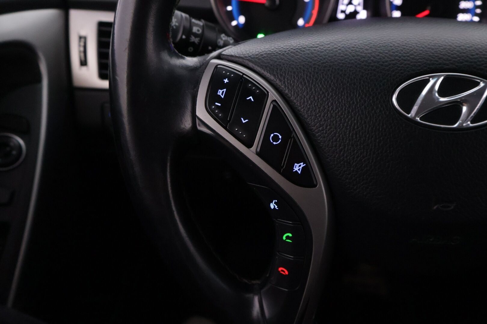 Hyundai i30 Wagon 2013 1,6 CRDi 94kW 6AT iNNOVATION *Vakkari / Lohko / Koukku / Ratinlämmitin* - Hyvin huollettu Suomiauto kaksilla renkailla!