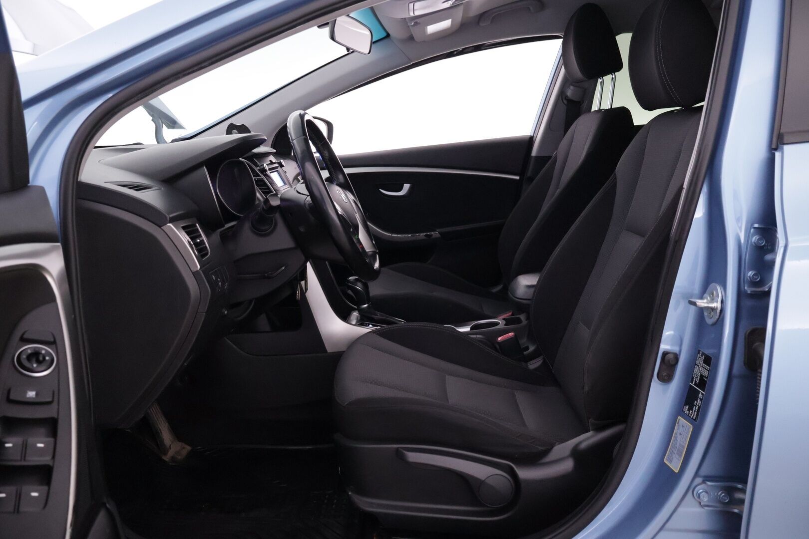 Hyundai i30 Wagon 2013 1,6 CRDi 94kW 6AT iNNOVATION *Vakkari / Lohko / Koukku / Ratinlämmitin* - Hyvin huollettu Suomiauto kaksilla renkailla! - HULLUT AVAJAISHULINAT KORKOTARJOUS 3,29 %