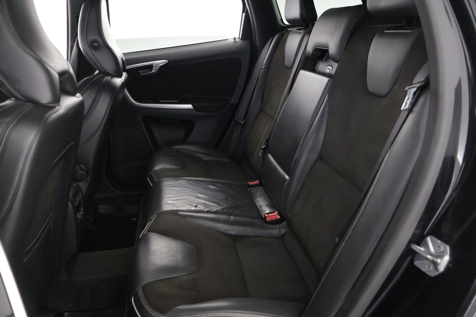 Volvo XC60 2014 D5 AWD Business R-Design aut *Webasto / ACC / BLIS / Digimittaristo / Navi / Koukku / Kaistavahti* - Suomi-auto / 2 renkaat / Hyvin huollettu* - HULLUT JOULUT KORKOTARJOUS 2,49% 