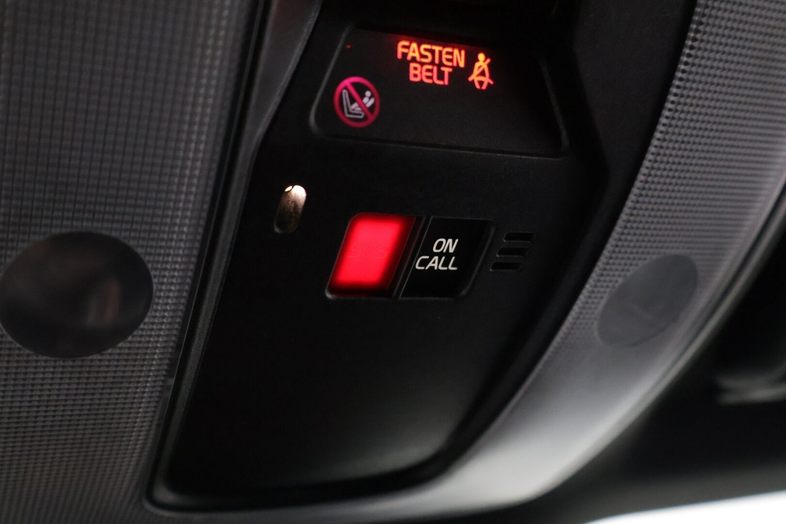 Volvo XC60 2014 D5 AWD Business R-Design aut *Webasto / ACC / BLIS / Digimittaristo / Navi / Koukku / Kaistavahti* - Suomi-auto / 2 renkaat / Hyvin huollettu* - HULLUT JOULUT KORKOTARJOUS 2,49% 