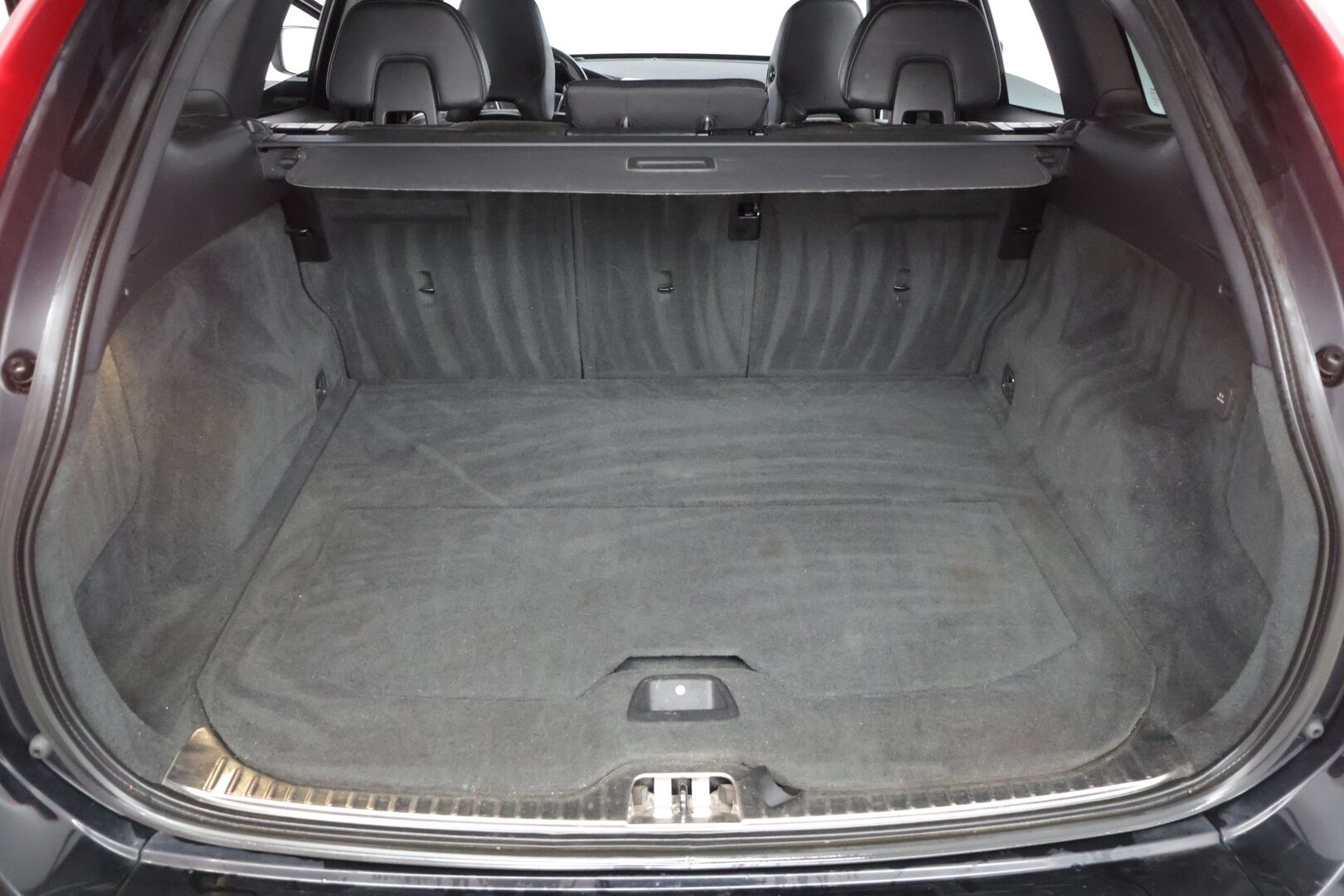 Volvo XC60 2014 D5 AWD Business R-Design aut *Webasto / ACC / BLIS / Digimittaristo / Navi / Koukku / Kaistavahti* - Suomi-auto / 2 renkaat / Hyvin huollettu* - HULLUT JOULUT KORKOTARJOUS 2,49% 