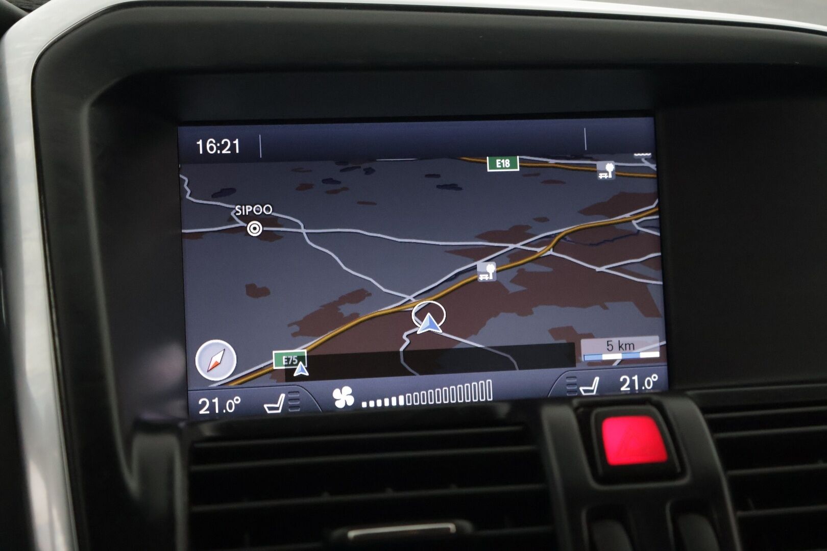 Volvo XC60 2014 D5 AWD Business R-Design aut *Webasto / ACC / BLIS / Digimittaristo / Navi / Koukku / Kaistavahti* - Suomi-auto / 2 renkaat / Hyvin huollettu* - HULLUT JOULUT KORKOTARJOUS 2,49% 