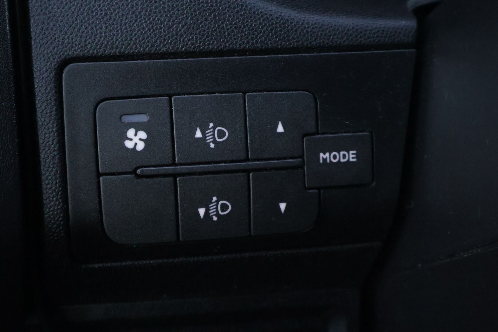 Peugeot Boxer 2014 335 L3H2 HDi 150 FAP - | Matkailuauto | 2x Webasto | Nukkumapaikat 3:lle | Jääkappi | Mikro | Televisio | Wc | Vetokoukku | Ulkovalopaketti | - KORKO VAIN 3,99 %