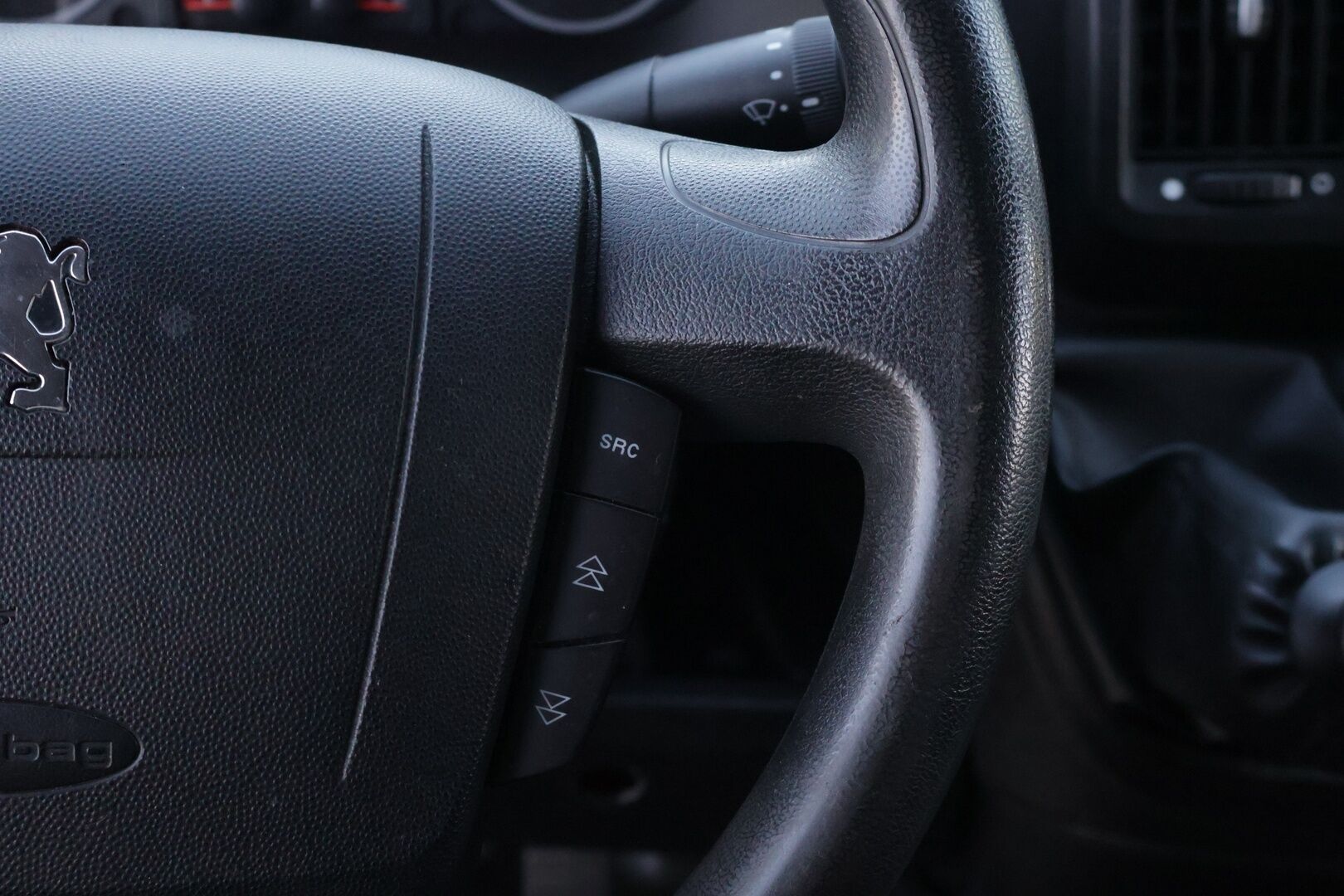 Peugeot Boxer 2014 335 L3H2 HDi 150 FAP - | Matkailuauto | 2x Webasto | Nukkumapaikat 3:lle | Jääkappi | Mikro | Televisio | Wc | Vetokoukku | Ulkovalopaketti | - KORKO VAIN 3,99 %