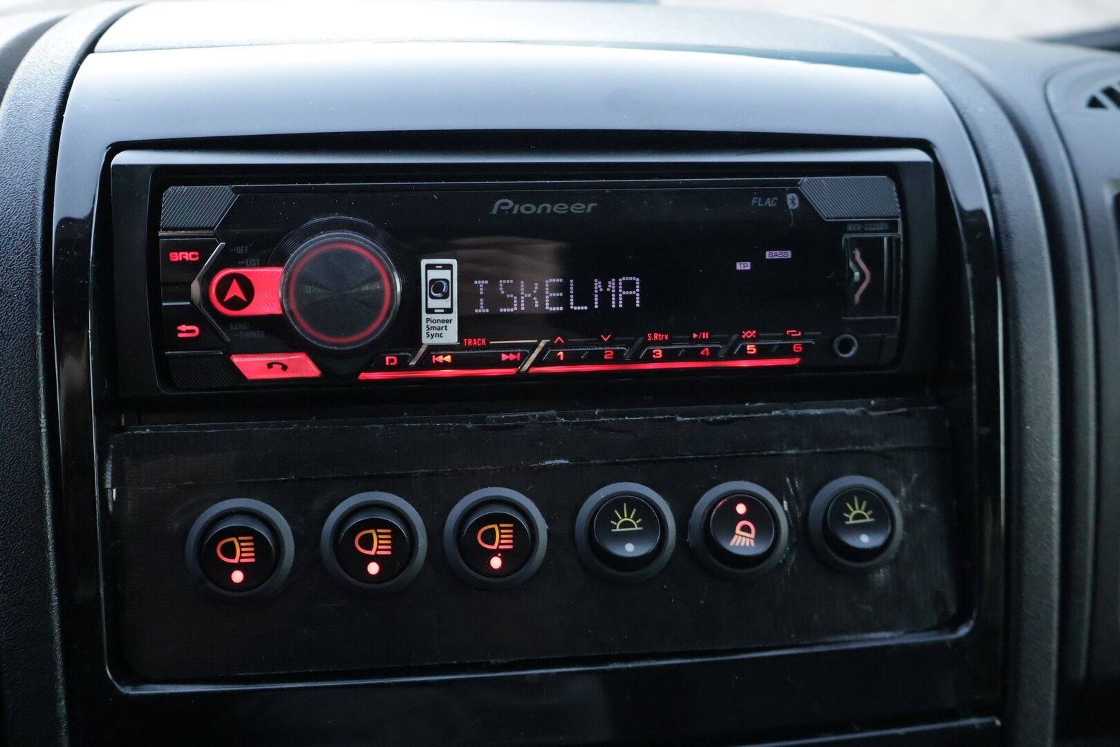 Peugeot Boxer 2014 335 L3H2 HDi 150 FAP - | Matkailuauto | 2x Webasto | Nukkumapaikat 3:lle | Jääkappi | Mikro | Televisio | Wc | Vetokoukku | Ulkovalopaketti | - KORKO VAIN 3,99 %