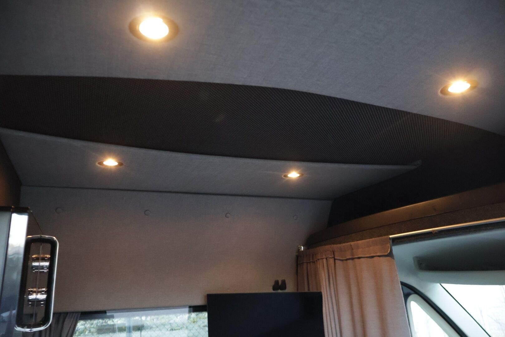 Peugeot Boxer 2014 335 L3H2 HDi 150 FAP - | Matkailuauto | 2x Webasto | Nukkumapaikat 3:lle | Jääkappi | Mikro | Televisio | Wc | Vetokoukku | Ulkovalopaketti | - KORKO VAIN 3,99 %