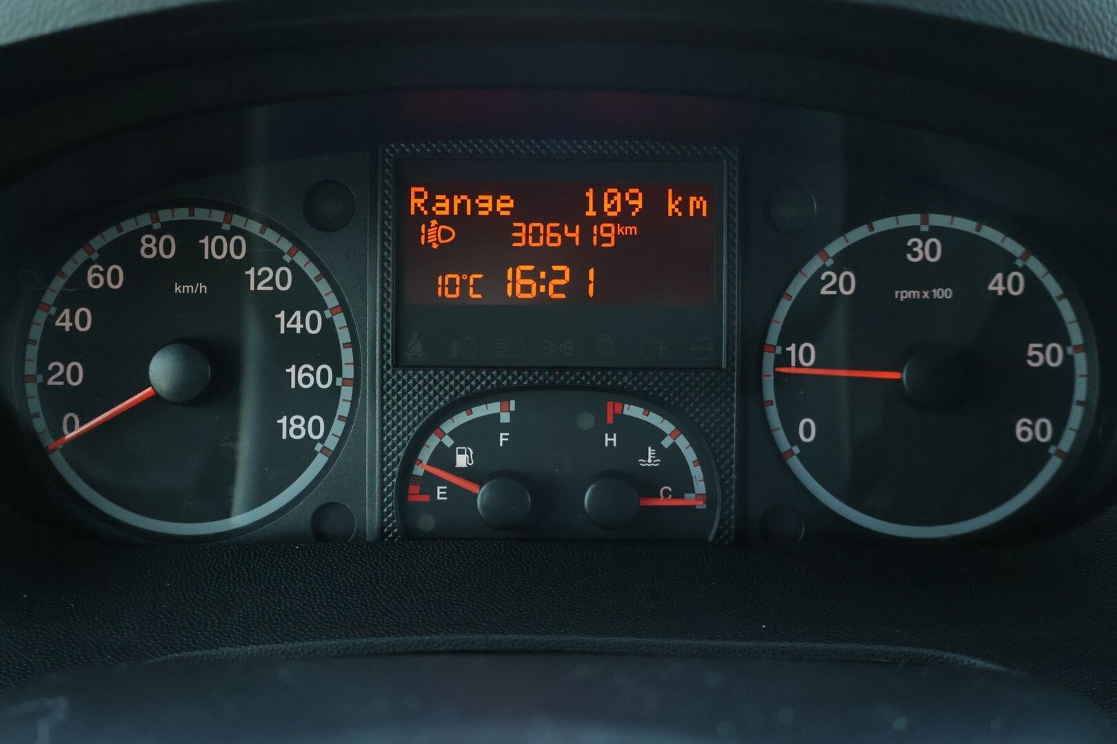 Peugeot Boxer 2014 335 L3H2 HDi 150 FAP - | Matkailuauto | 2x Webasto | Nukkumapaikat 3:lle | Jääkappi | Mikro | Televisio | Wc | Vetokoukku | Ulkovalopaketti | - KORKO VAIN 3,99 %