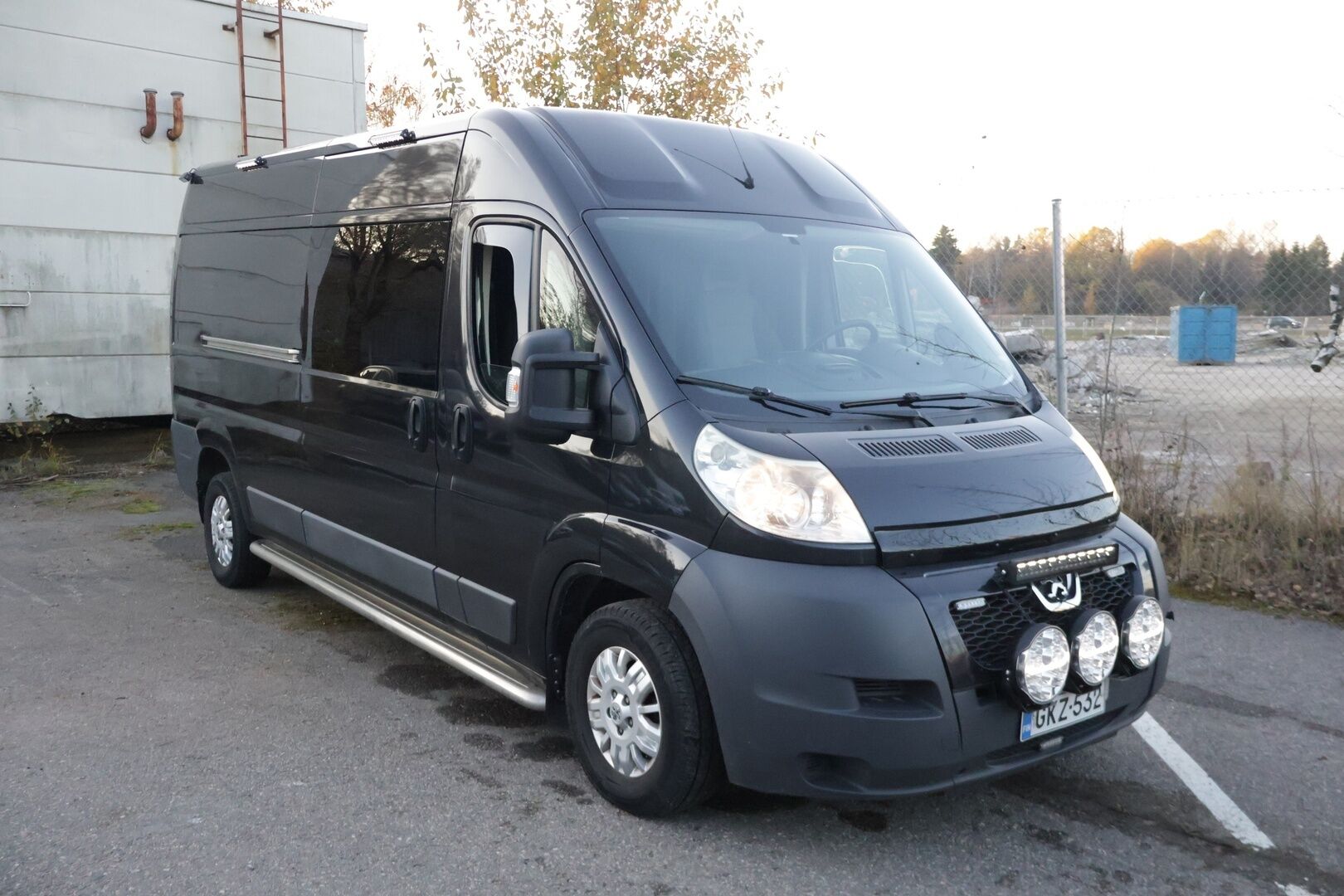 Peugeot Boxer 2014 335 L3H2 HDi 150 FAP - | Matkailuauto | 2x Webasto | Nukkumapaikat 3:lle | Jääkappi | Mikro | Televisio | Wc | Vetokoukku | Ulkovalopaketti | - KORKO VAIN 3,99 %