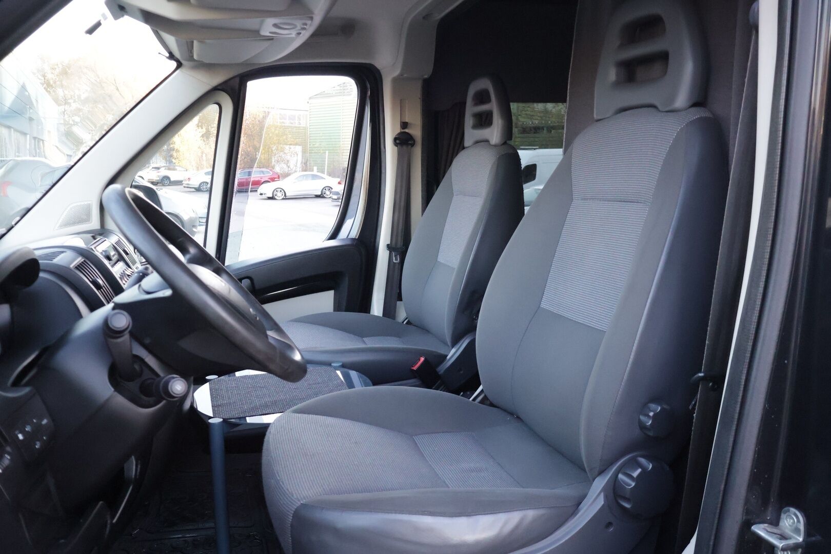 Peugeot Boxer 2014 335 L3H2 HDi 150 FAP - | Matkailuauto | 2x Webasto | Nukkumapaikat 3:lle | Jääkappi | Mikro | Televisio | Wc | Vetokoukku | Ulkovalopaketti | - KORKO VAIN 3,99 %