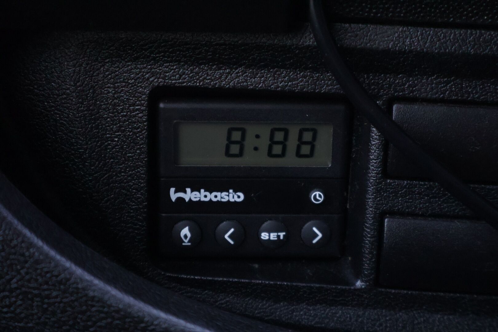 Peugeot Boxer 2014 335 L3H2 HDi 150 FAP - | Matkailuauto | 2x Webasto | Nukkumapaikat 3:lle | Jääkappi | Mikro | Televisio | Wc | Vetokoukku | Ulkovalopaketti | - KORKO VAIN 3,99 %