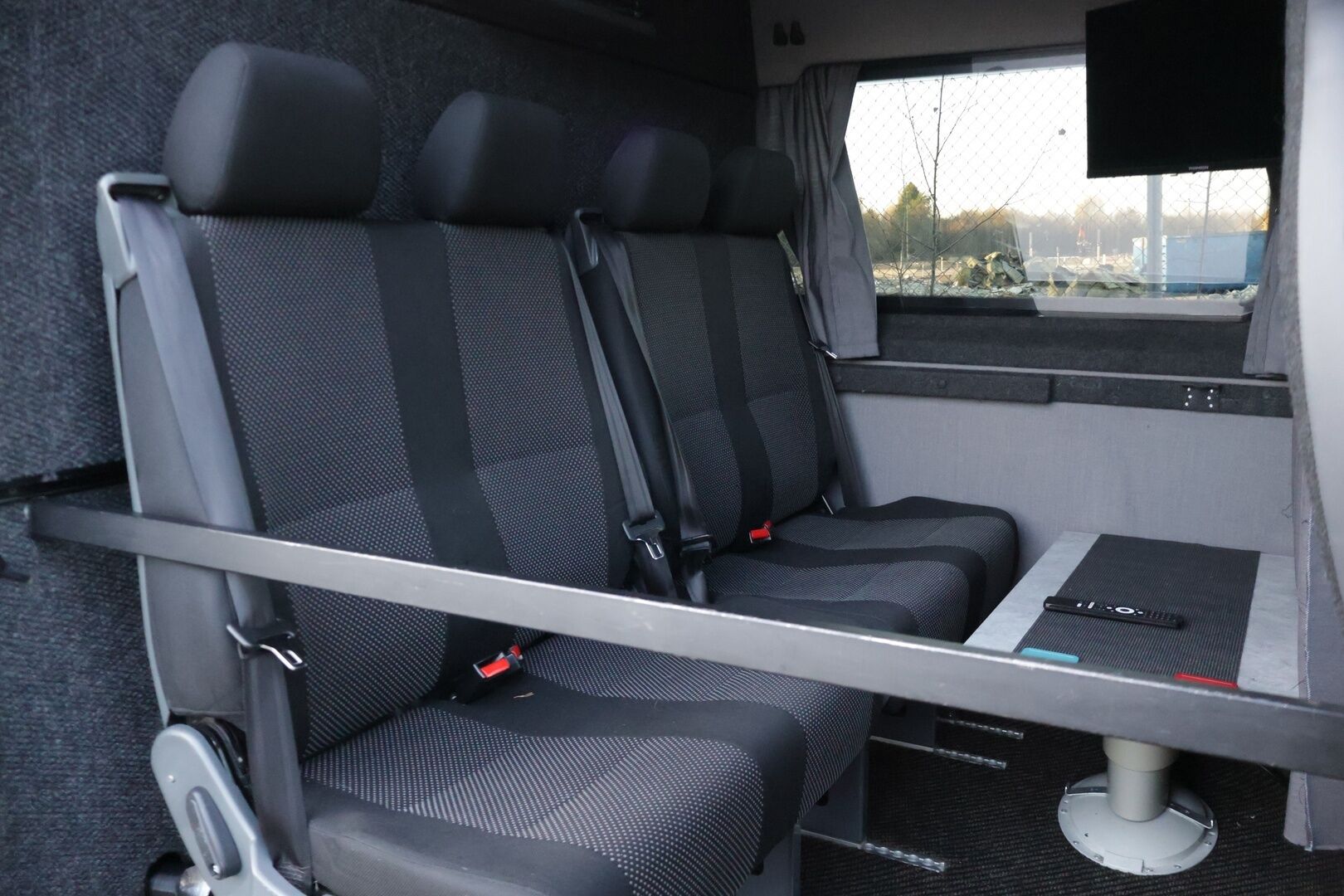 Peugeot Boxer 2014 335 L3H2 HDi 150 FAP - | Matkailuauto | 2x Webasto | Nukkumapaikat 3:lle | Jääkappi | Mikro | Televisio | Wc | Vetokoukku | Ulkovalopaketti | - KORKO VAIN 3,99 %