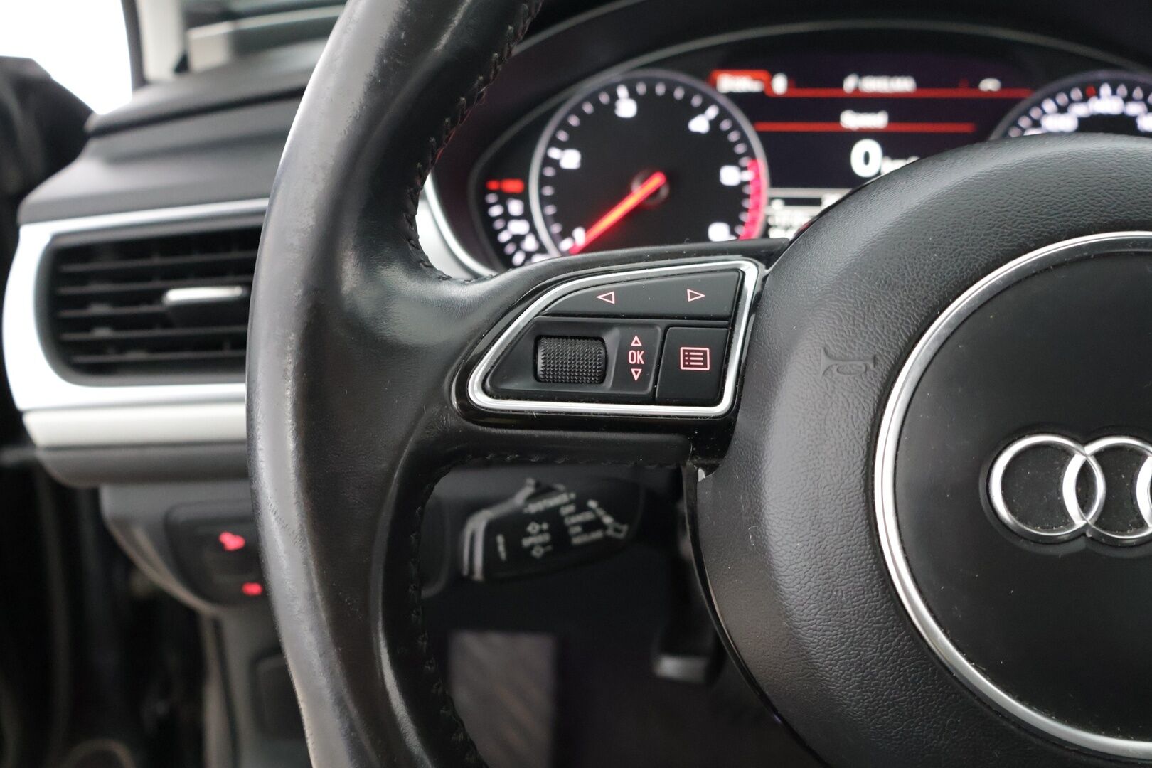 Audi A6 2014 Avant Business Plus Edition 2,0 TDI 130 kW multitronic Start-Stop // ACC / Webasto / Koukku / BLIS / Bi-Xenon // - Kattava huoltohistoria / Uusi tuulilasi