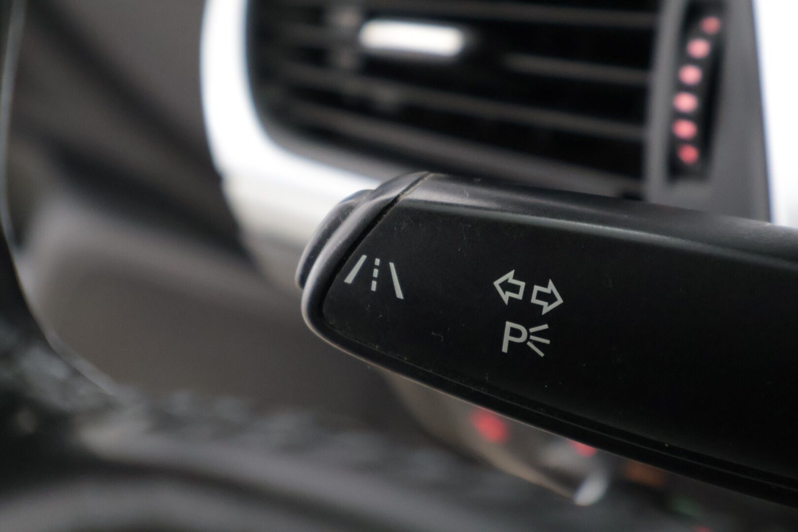 Audi A6 2014 Avant Business Plus Edition 2,0 TDI 130 kW multitronic Start-Stop *ACC / Webasto / Koukku / BLIS / Bi-Xenon* - Kattava huoltohistoria / Hyvin pidetty