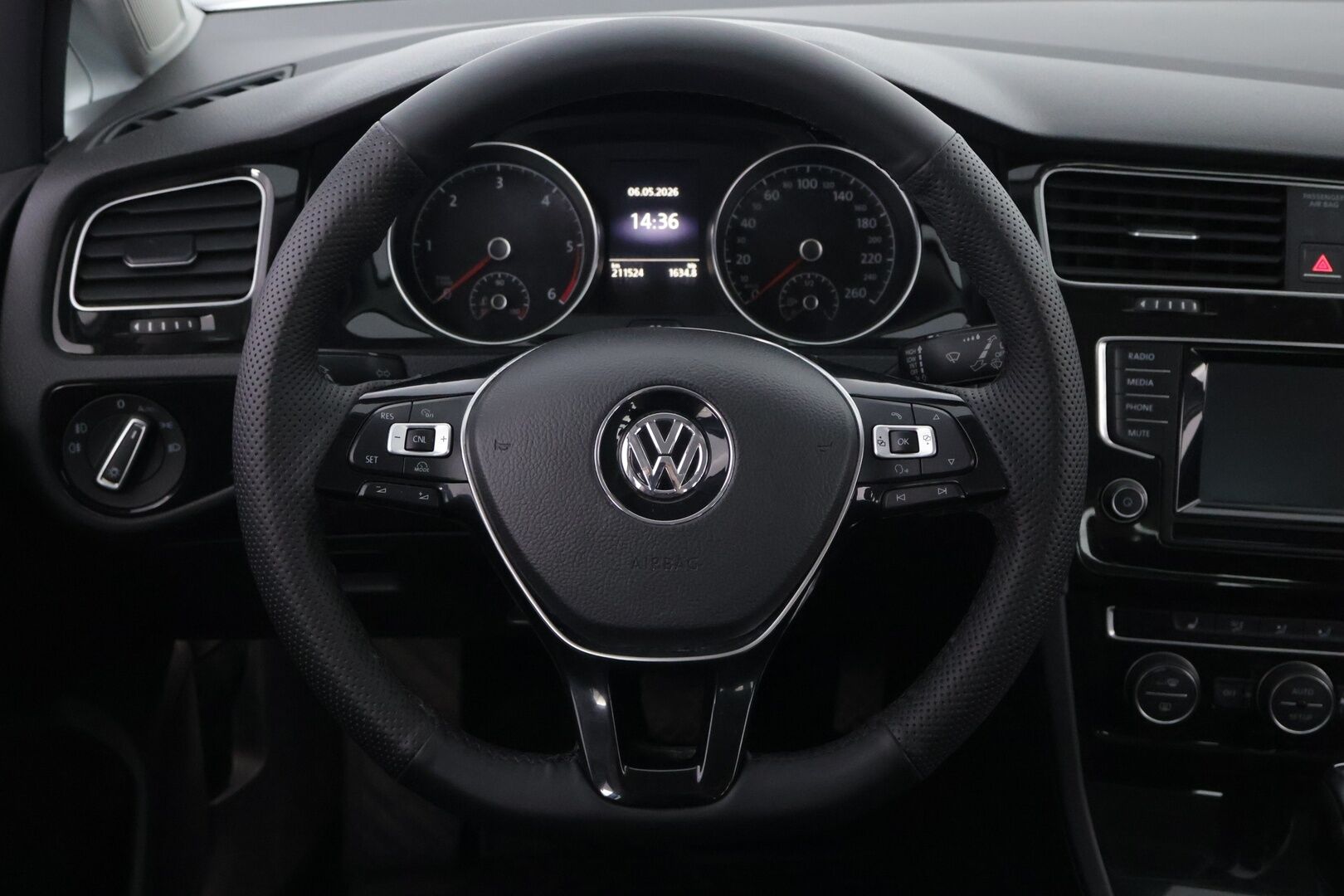 Volkswagen Golf 2014 Variant Highline 2,0 TDI 110 kW (150 hv) BlueMotion Technology DSG-automaatti - Suomiauto | Hieronta | LED | Lohko & Sisäpistoke | Vakkari | Puolinahkasisusta | Juuri tullut Tampereelle!